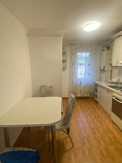Apartament cu 4 camere decomandat în Independenței