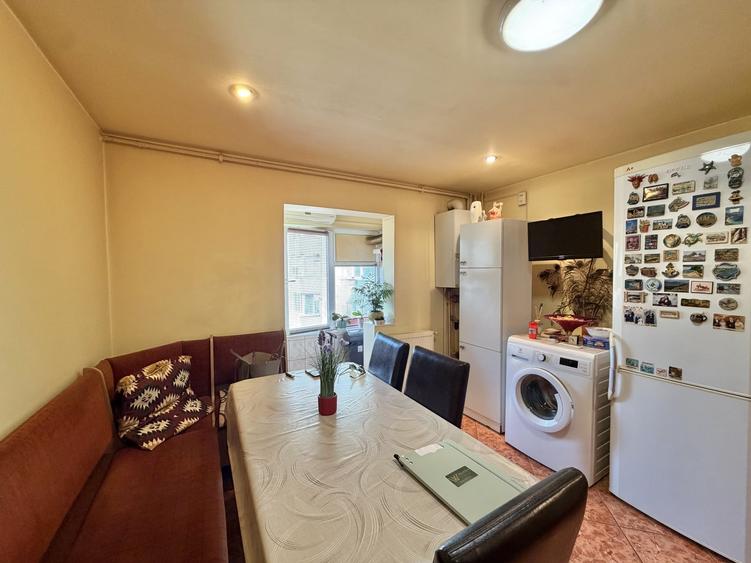 Apartament cu 2 camere decomandat, mobilat în Aradului