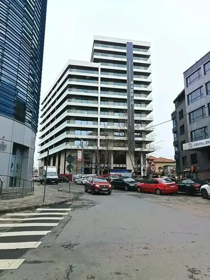 Apartament cu 4 camere semidecomandat în Unirii