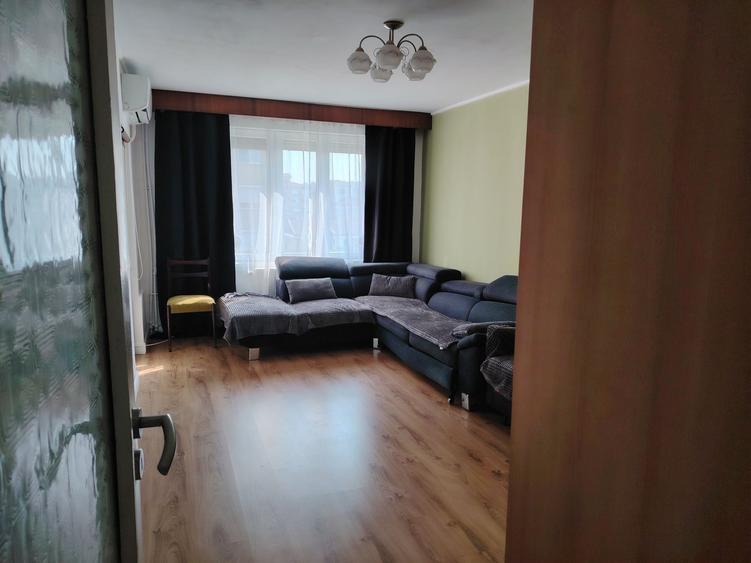 Apartament cu 4 camere semidecomandat în Rogerius