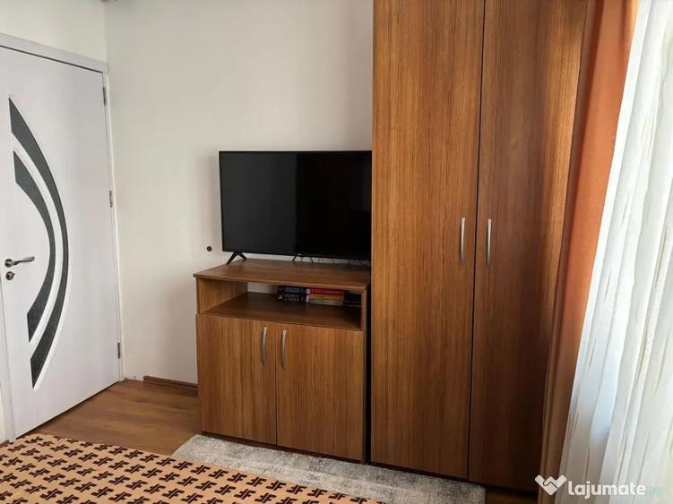 Apartament cu 2 camere semidecomandat în Poarta 6