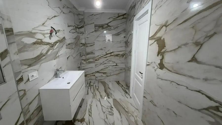 Apartament cu 4 camere decomandat în Herăstrău