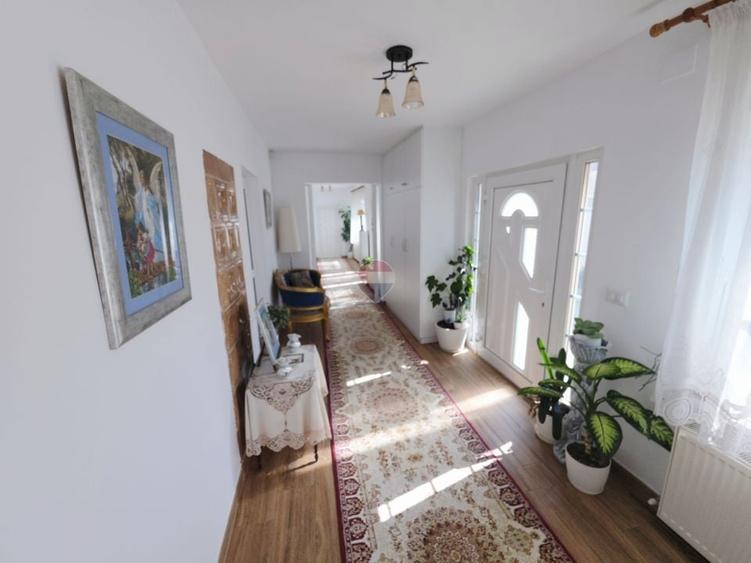 Casă individuală cu 3 camere cu Teren 2836 Mp în Zănești