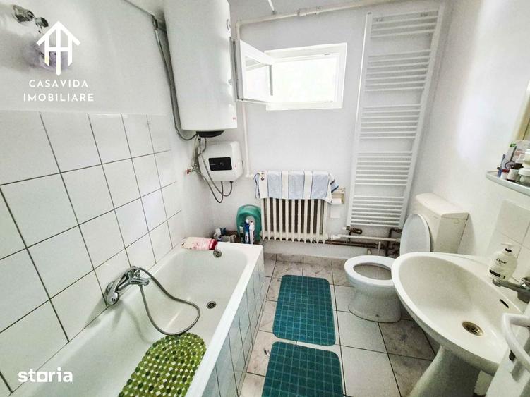 Casă cu 5 camere cu Teren 4400 Mp în Boldur
