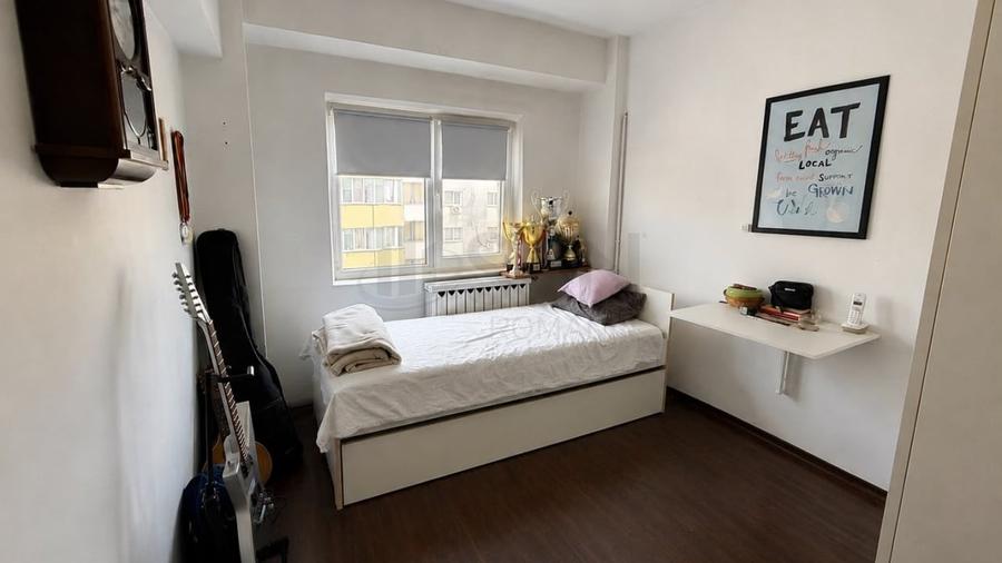 Apartament cu 4 camere decomandat în Lacul Tei