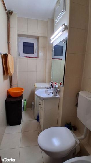 Apartament cu 3 camere decomandat în Cantacuzino