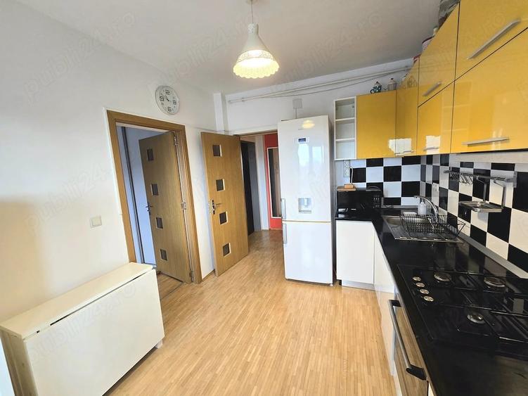 Apartament cu 3 camere decomandat în Aradului