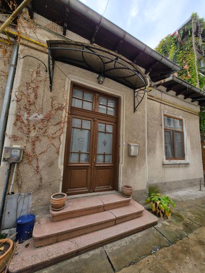 Casă cu 2 camere cu Canalizare în Cotroceni