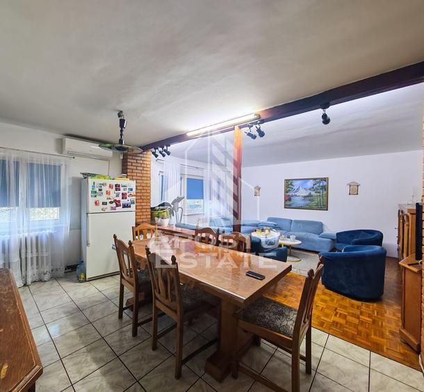 Apartament cu 4 camere decomandat în Soarelui