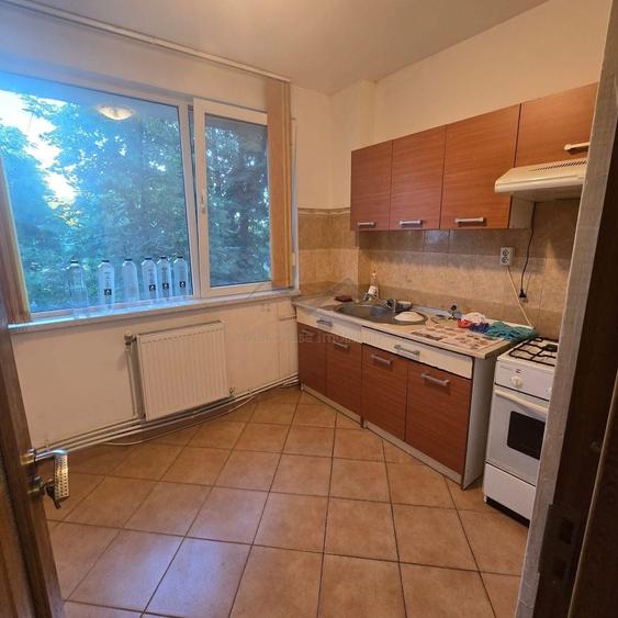 Apartament cu 2 camere semidecomandat în Piața Unirii