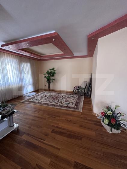Casă individuală cu 11 camere cu Canalizare în Exterior Nord
