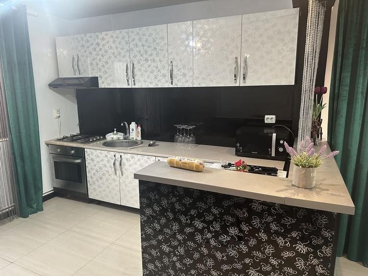 Casă cu 4 camere cu Teren 380 Mp în Central