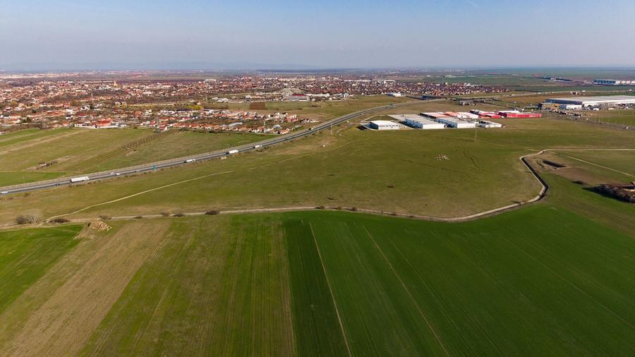 Teren Construcții intravilan de 107000 mp, în Zădăreni