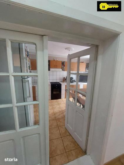 Casă cu Teren 646 Mp în Rogerius