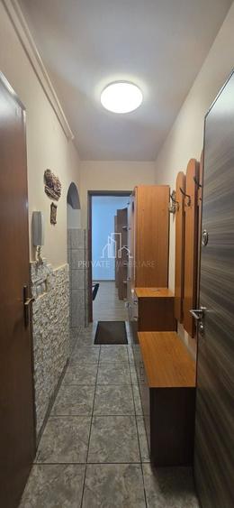Apartament cu 3 camere decomandat, mobilat în Est