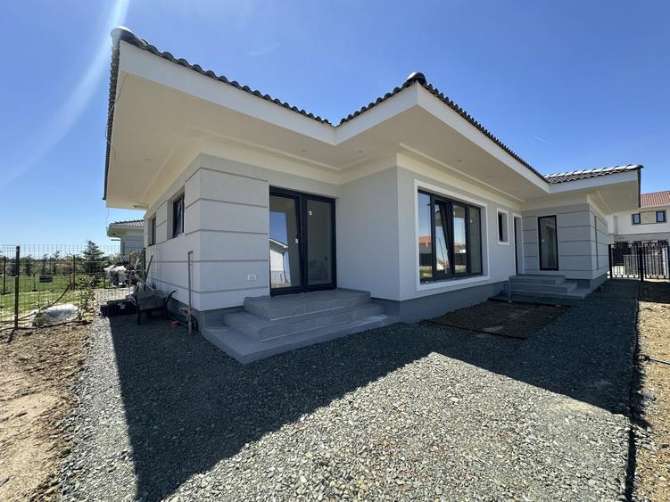 Duplex cu 3 camere cu Canalizare în Urseni