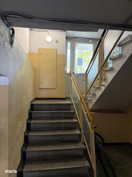Apartament cu 3 camere decomandat în Valea Oltului