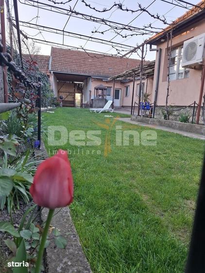 Casă cu 3 camere cu Teren 2121 Mp în Vadu Crișului