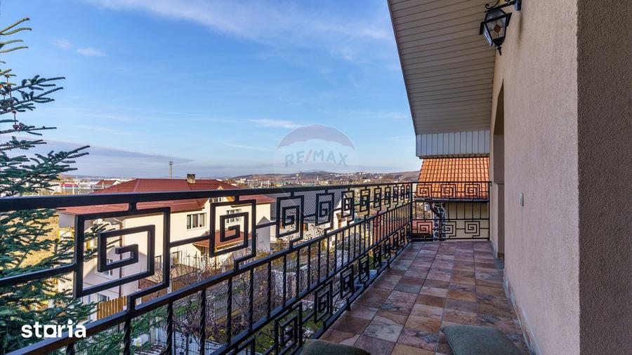 Casă cu 5 camere cu Teren 861 Mp în Apahida
