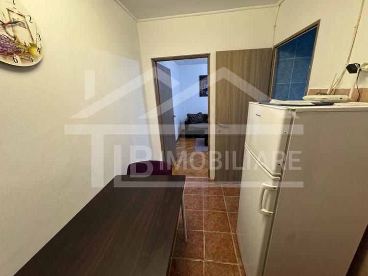 Apartament cu 3 camere semidecomandat în 7 Noiembrie