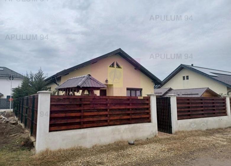 Casă cu 2 camere cu Teren 420 Mp în Săbăreni