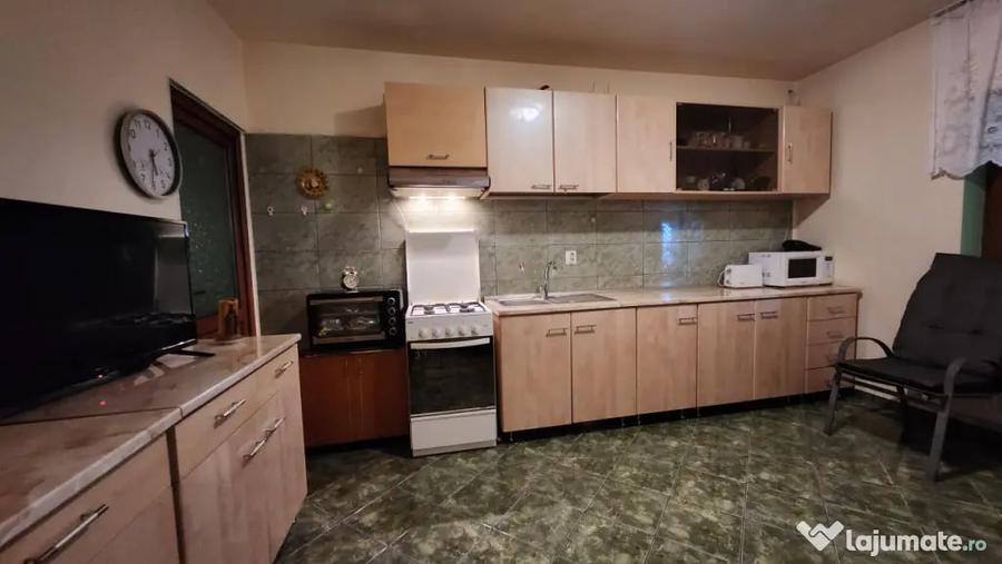 Casă cu 4 camere cu Teren 595 Mp în Central