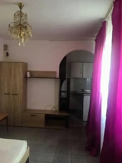 Garsonieră semidecomandată în Central