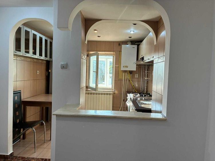 Apartament cu 2 camere decomandat, mobilat în Central