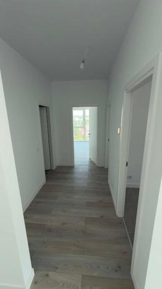 Apartament cu 3 camere decomandat în Baza 3