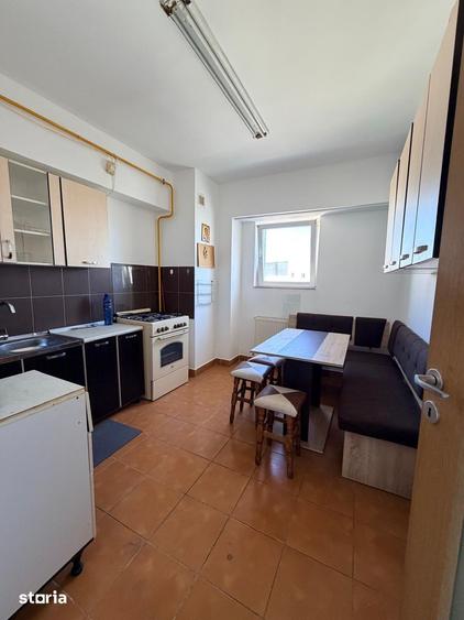 Apartament cu 2 camere decomandat în Nicolina