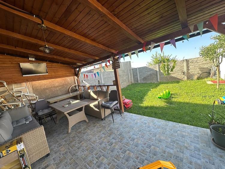 Casă cu 3 camere cu Teren 305 Mp în Moșnița Nouă