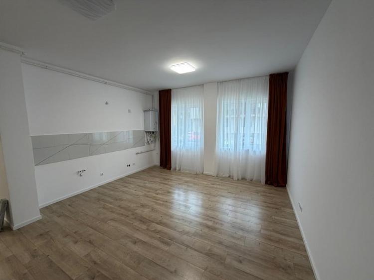 Apartament cu 3 camere decomandat în Florești — fotografia 1