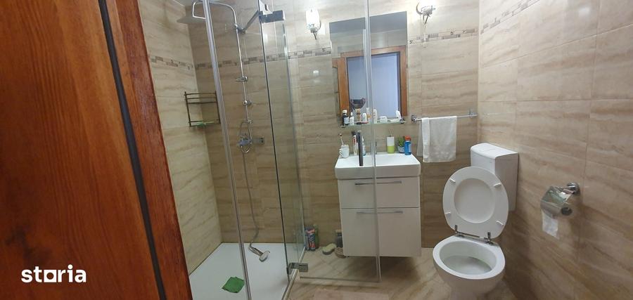 Casă cu 3 camere cu Teren 166 Mp în Calea București