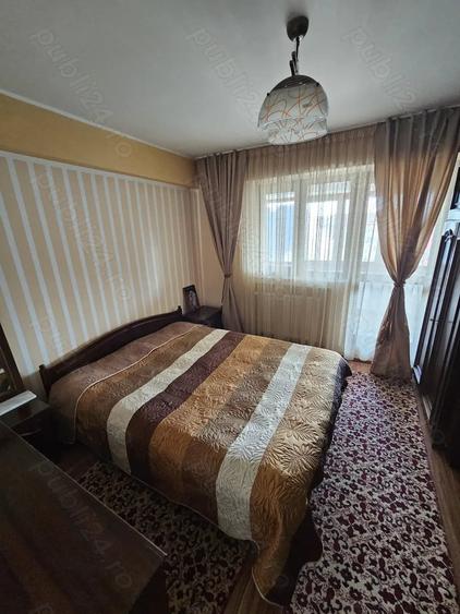 Apartament cu 3 camere semidecomandat în Central
