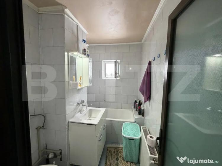 Apartament cu 4 camere decomandat în Central