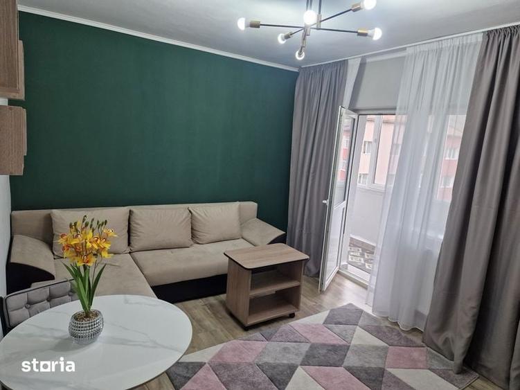 Garsonieră decomandată în Central