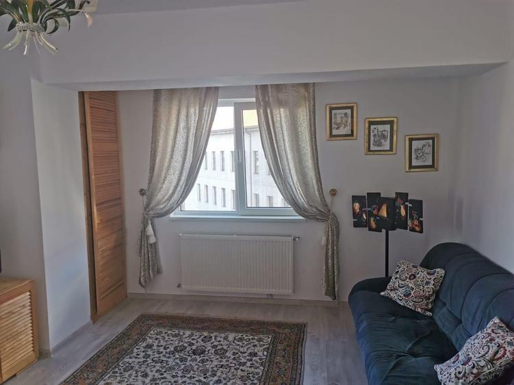 Apartament cu 2 camere decomandat, mobilat în Berceni