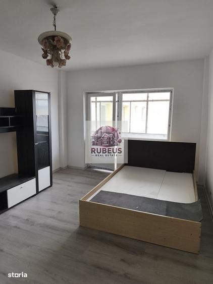 Apartament cu 4 camere în Gura Văii