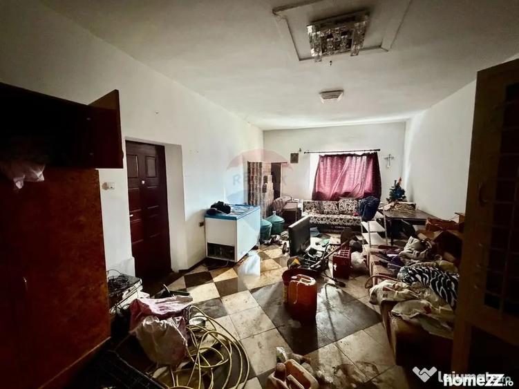 Casă cu 4 camere cu Teren 7727 Mp în Blidari (Cârligele)