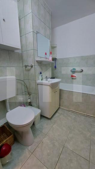 Apartament cu 3 camere decomandat, mobilat în Simeria
