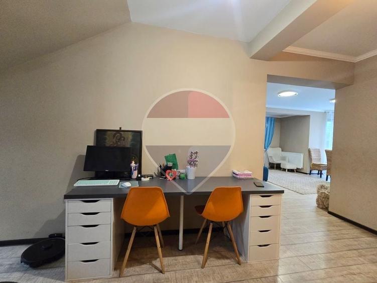 Casă individuală cu 5 camere cu Teren 338 Mp în Florești