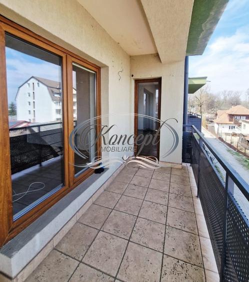 Apartament cu 4 camere decomandat în Andrei Mureșanu