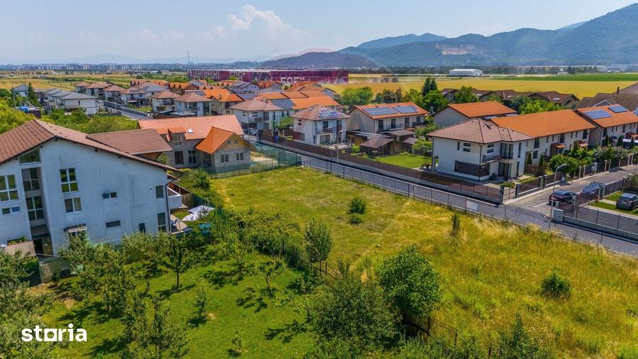 Teren de 885 mp, în Sud