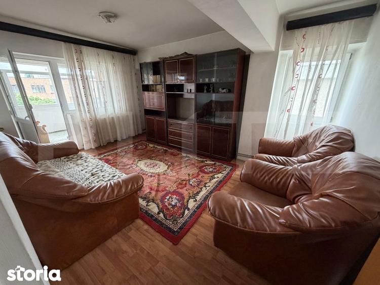 Apartament cu 3 camere decomandat în Central