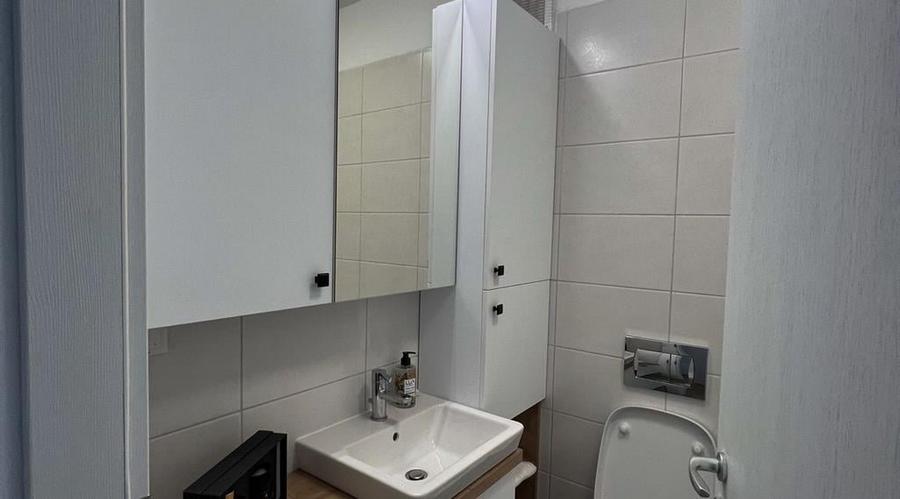 Apartament cu 2 camere semidecomandat în Barbu Văcărescu