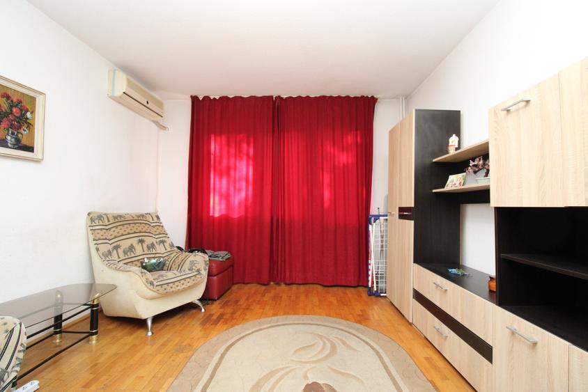 Apartament cu 2 camere decomandat în Drumul Taberei