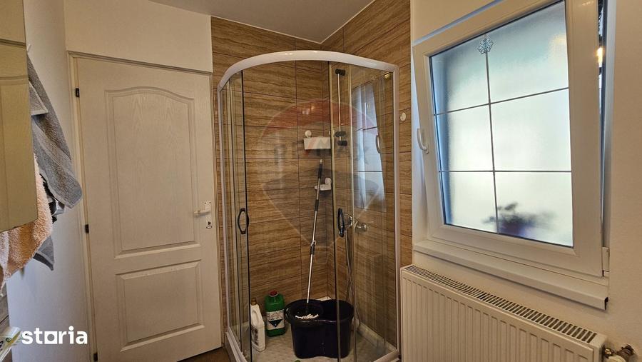 Casă cu 6 camere cu Teren 3614 Mp în Moara