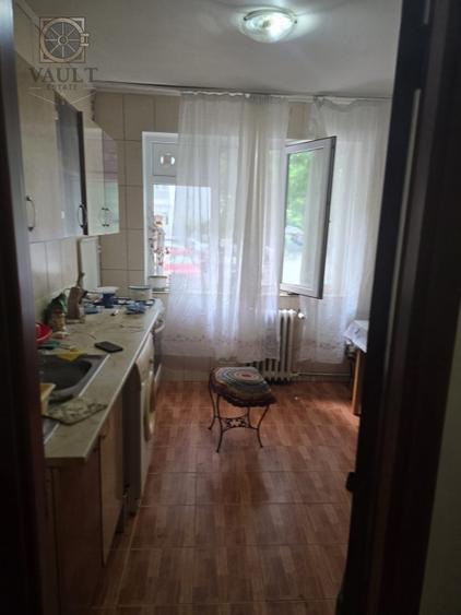 Apartament cu 3 camere decomandat, mobilat în Dristor