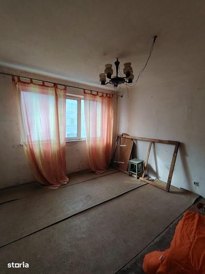 Apartament cu 2 camere semidecomandat în Micro 11