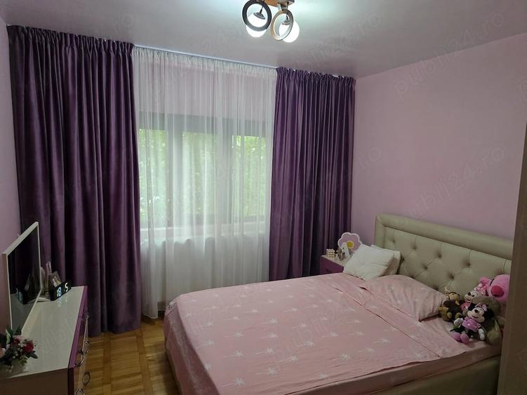 Apartament cu 4 camere decomandat în Central